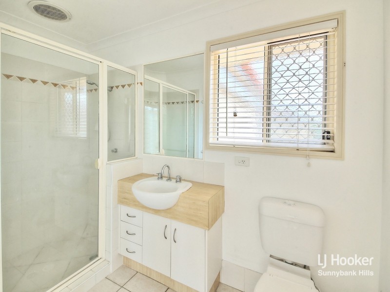 44 Pinedale Crescent, Parkinson QLD 4115