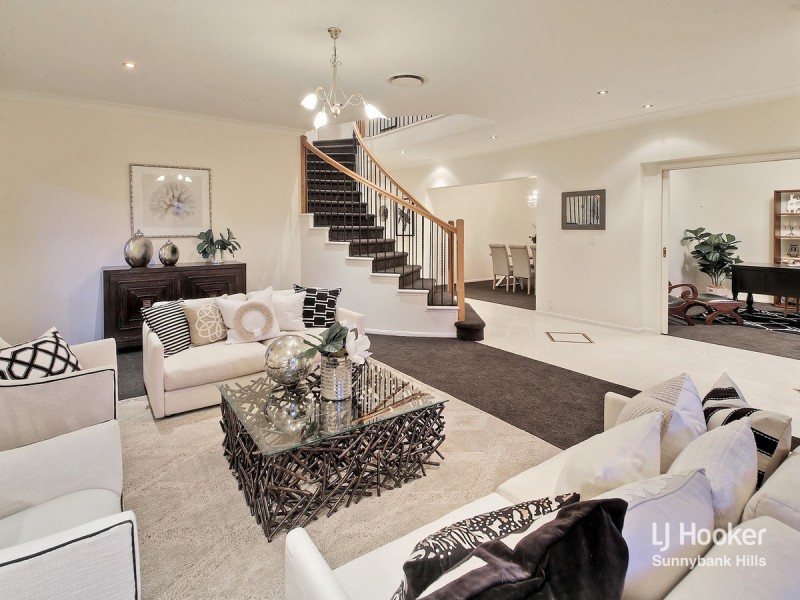 15 Sandwell Close, Wishart QLD 4122