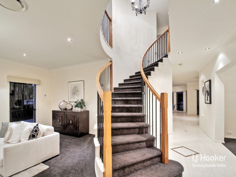 15 Sandwell Close, Wishart QLD 4122