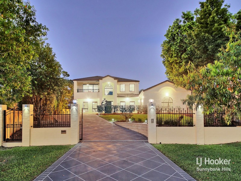 15 Sandwell Close, Wishart QLD 4122