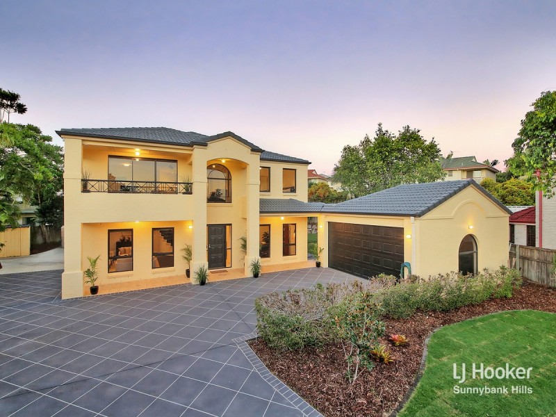 15 Sandwell Close, Wishart QLD 4122