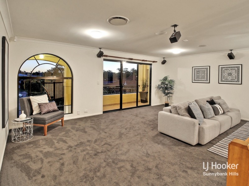 15 Sandwell Close, Wishart QLD 4122