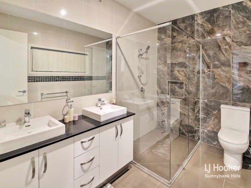 1 Sunshine Place, Eight Mile Plains QLD 4113