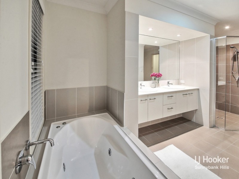 21 Aster Place, Calamvale QLD 4116
