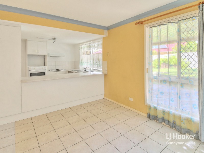 15 Tuberose Place, Calamvale QLD 4116
