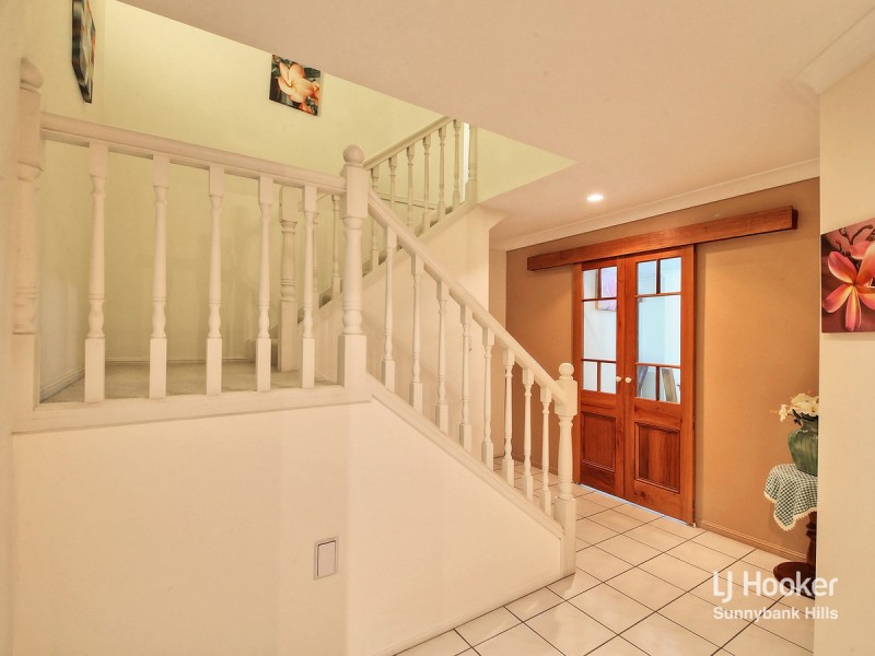 52 Bordeaux Street, Eight Mile Plains QLD 4113