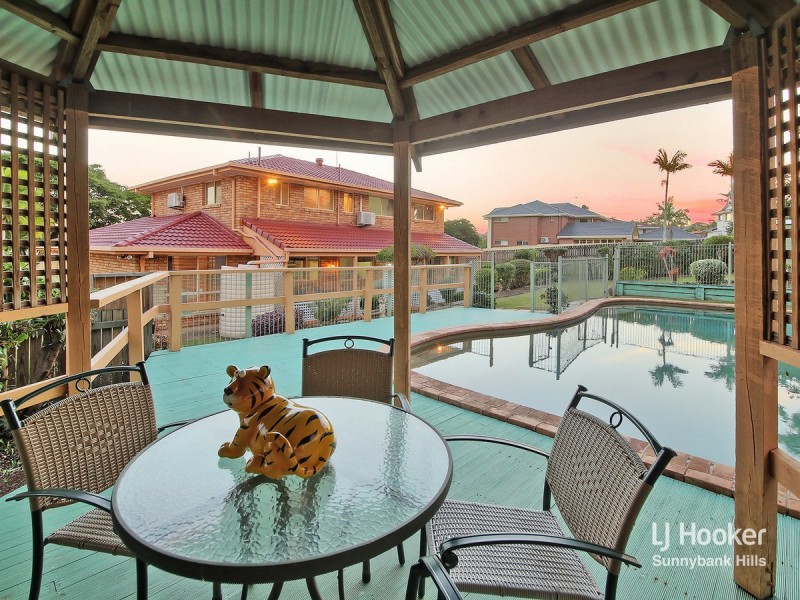 52 Bordeaux Street, Eight Mile Plains QLD 4113