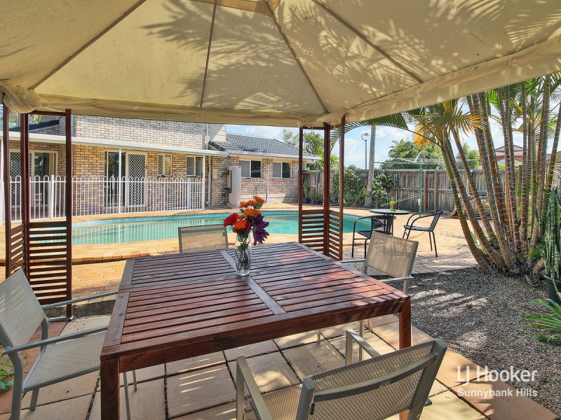 21 Poinsettia Crescent, Calamvale QLD 4116