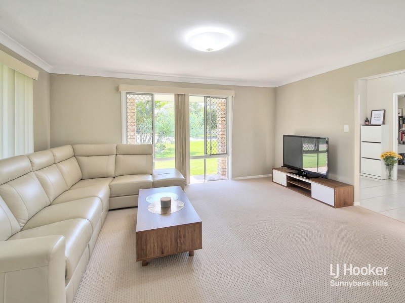 21 Poinsettia Crescent, Calamvale QLD 4116