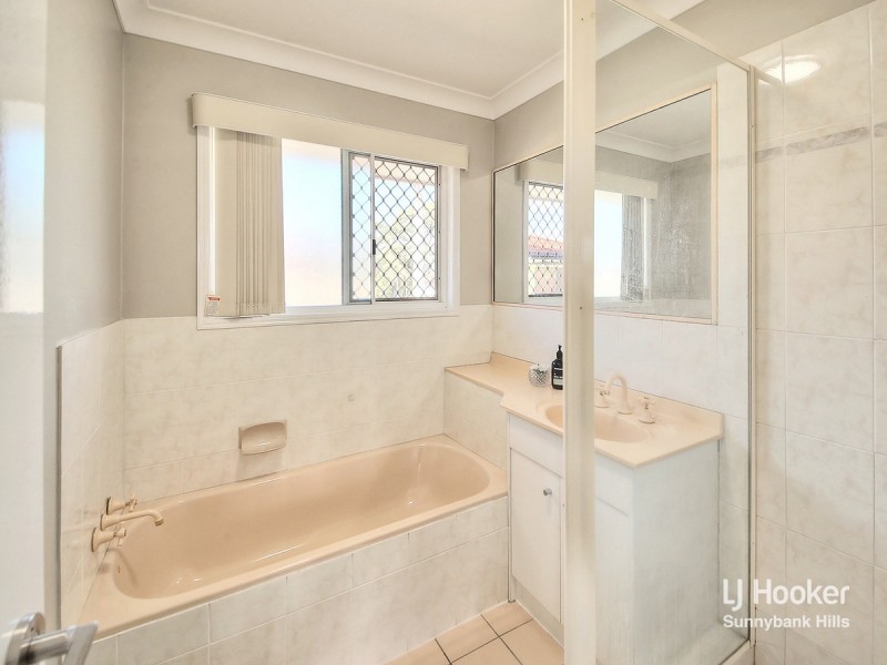 21 Poinsettia Crescent, Calamvale QLD 4116