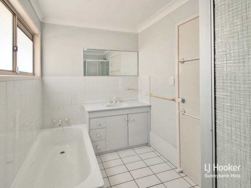 1 Karen Court, Runcorn QLD 4113