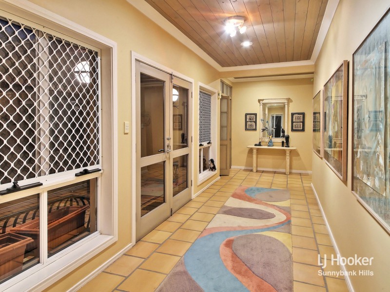 208 Bleasby Road, Eight Mile Plains QLD 4113