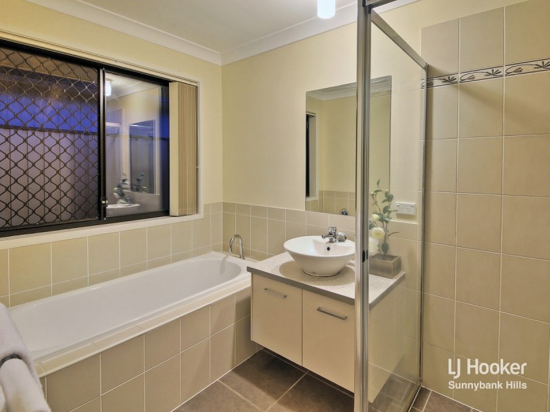 32 Trevi Close, Eight Mile Plains QLD 4113