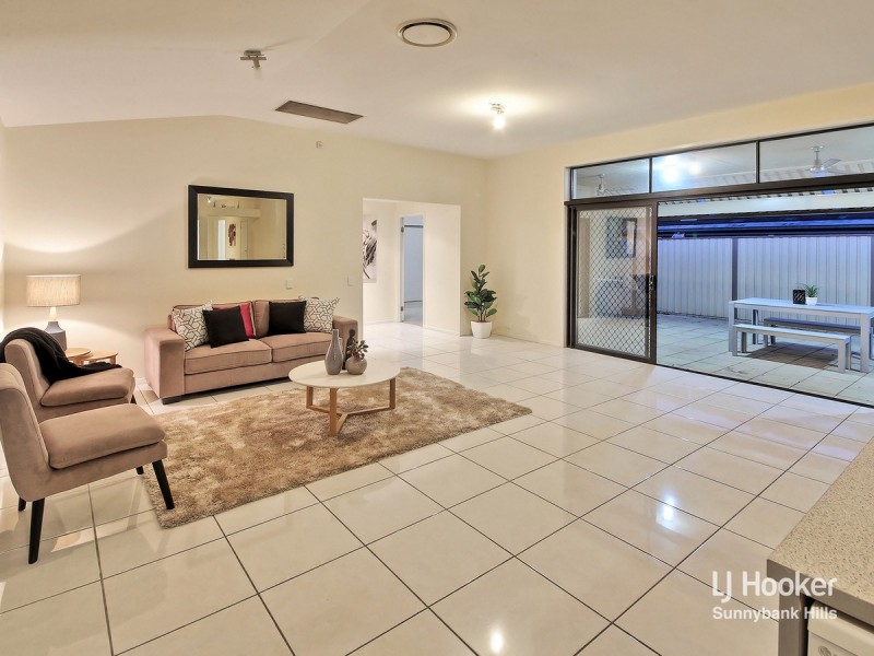 32 Trevi Close, Eight Mile Plains QLD 4113