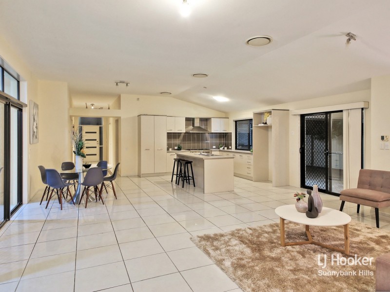 32 Trevi Close, Eight Mile Plains QLD 4113