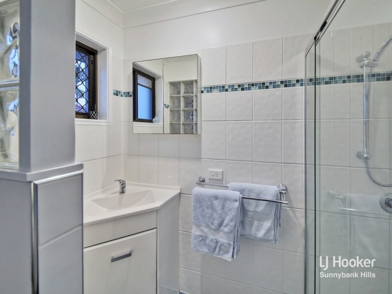 15 Tapioca Street, Eight Mile Plains QLD 4113