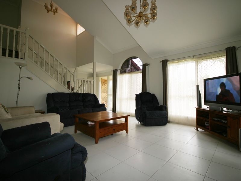 58 Bannockburn Crescent, Parkinson QLD 4115