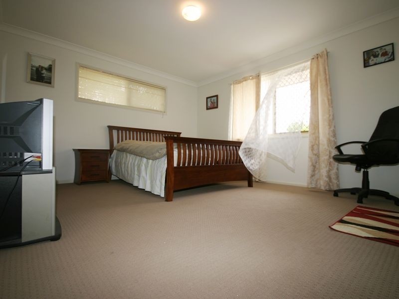 58 Bannockburn Crescent, Parkinson QLD 4115