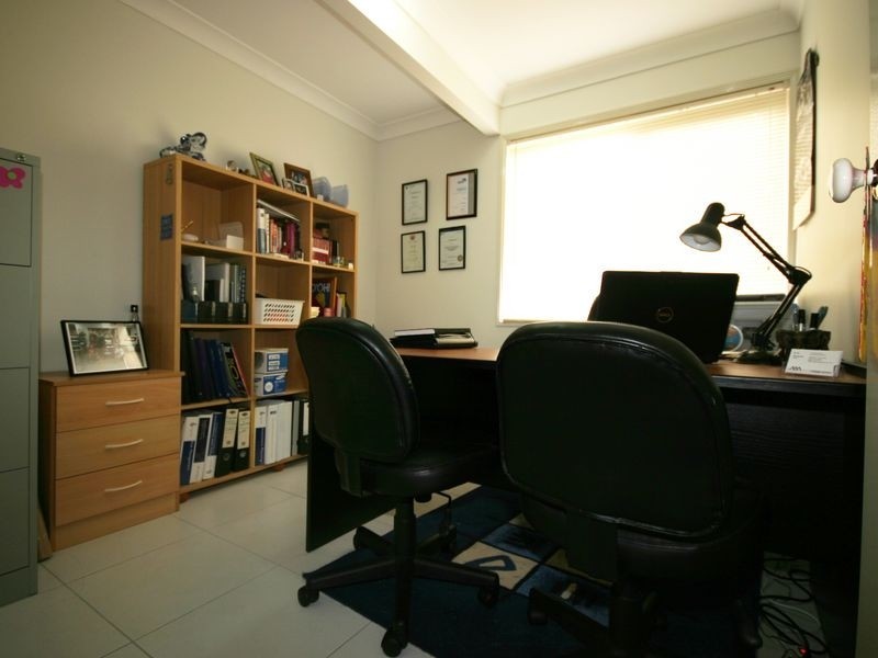 58 Bannockburn Crescent, Parkinson QLD 4115