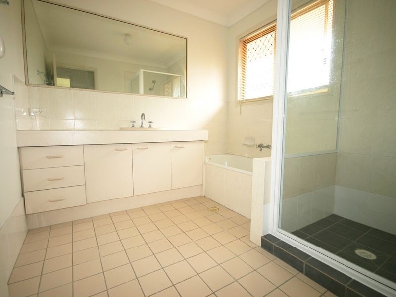 58 Bannockburn Crescent, Parkinson QLD 4115