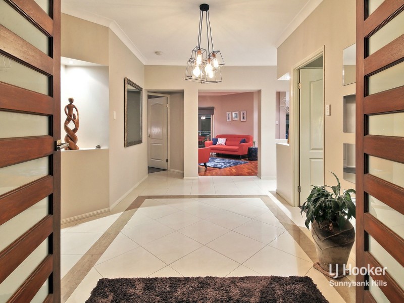 5 Nungatta Court, Parkinson QLD 4115