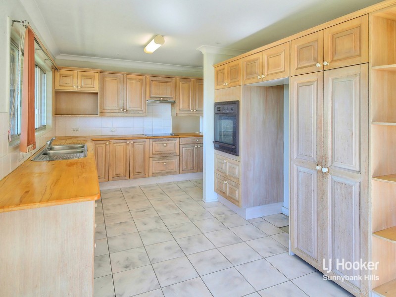 68 Mingera Street, Mansfield QLD 4122