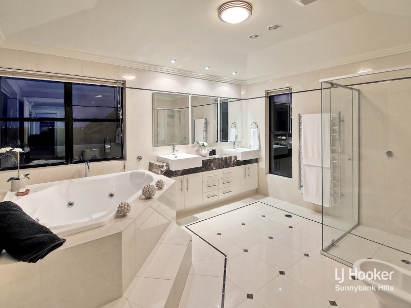 72 McGahan Street, Carina Heights QLD 4152