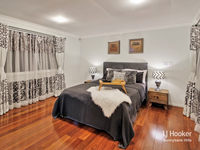 8 Swan Lake Crescent, Calamvale QLD 4116