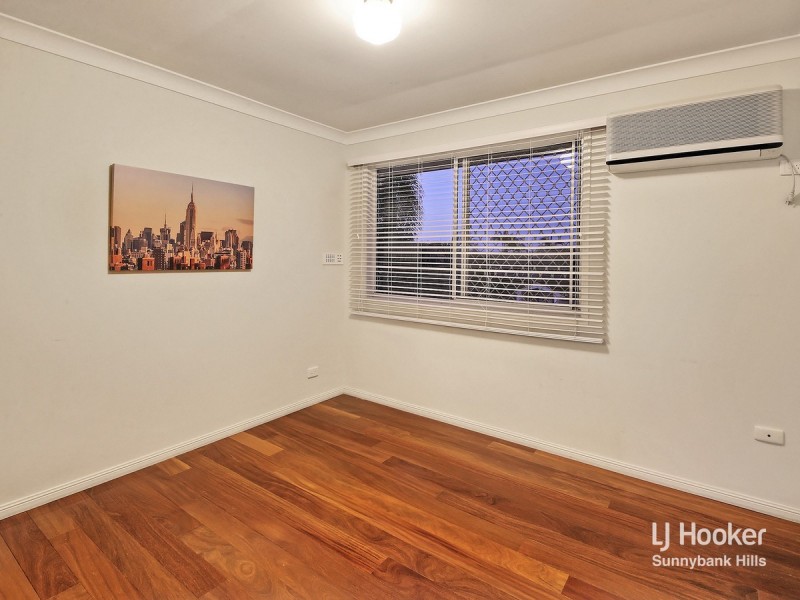 8 Swan Lake Crescent, Calamvale QLD 4116