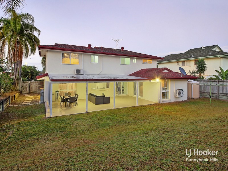 8 Swan Lake Crescent, Calamvale QLD 4116
