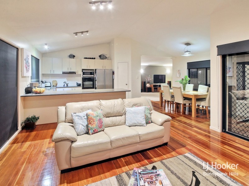 97 Hibiscus Close, Wishart QLD 4122