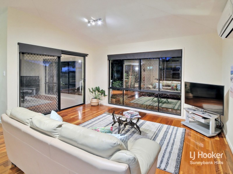 97 Hibiscus Close, Wishart QLD 4122