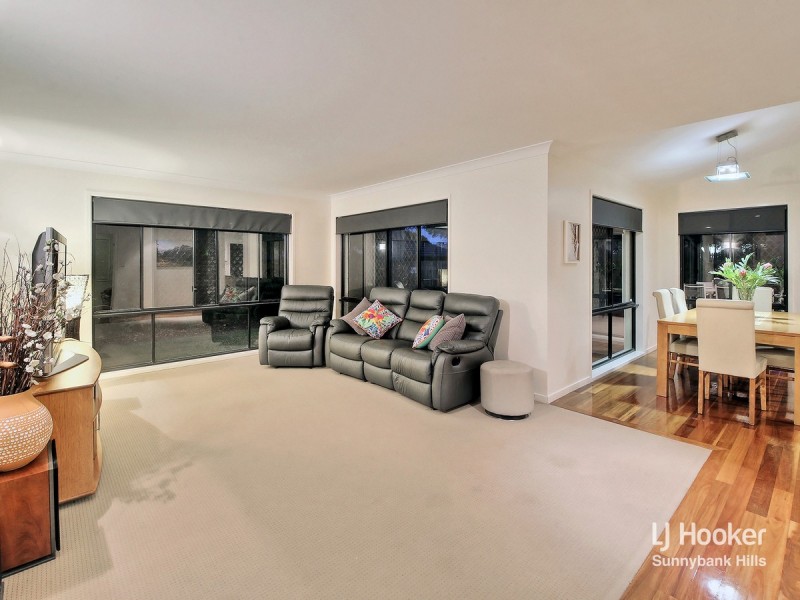 97 Hibiscus Close, Wishart QLD 4122