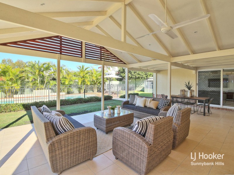 27 Calliandra Place, Calamvale QLD 4116