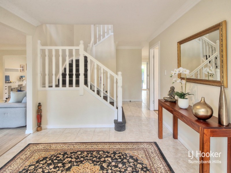 27 Calliandra Place, Calamvale QLD 4116