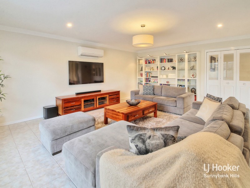 27 Calliandra Place, Calamvale QLD 4116