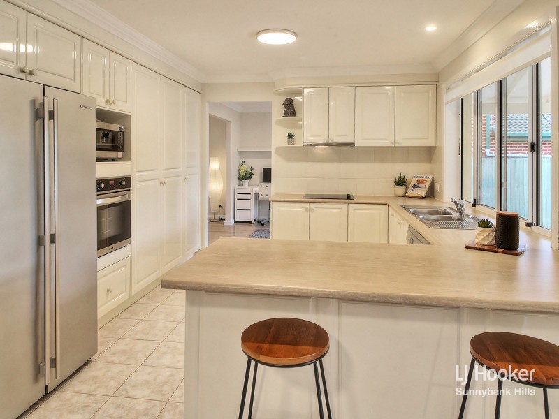 27 Calliandra Place, Calamvale QLD 4116