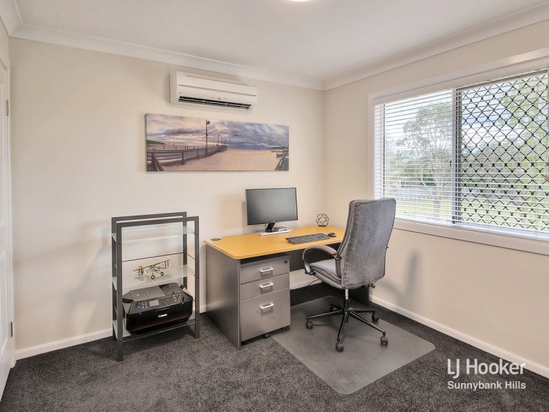 27 Calliandra Place, Calamvale QLD 4116