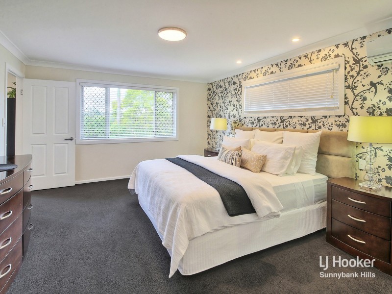 27 Calliandra Place, Calamvale QLD 4116