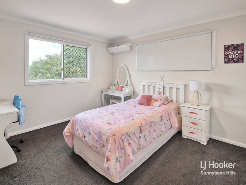 27 Calliandra Place, Calamvale QLD 4116