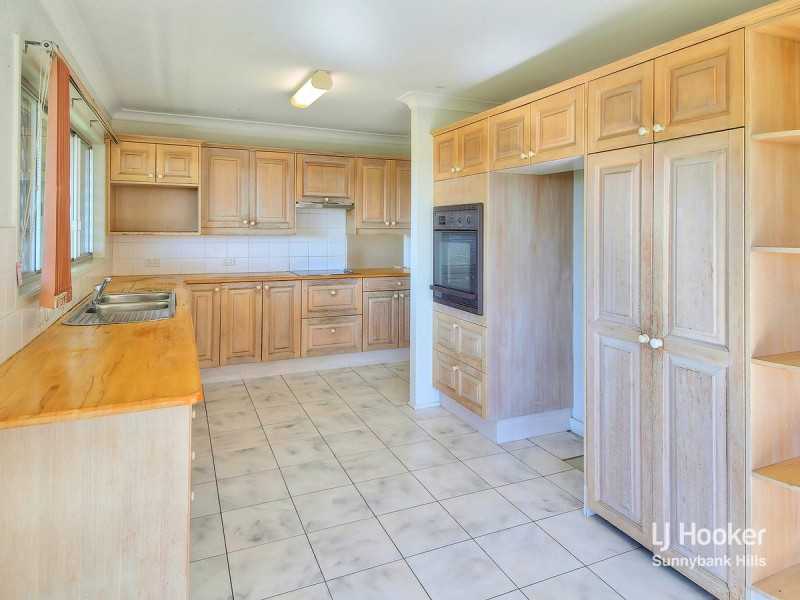 68 Mingera Street, Mansfield QLD 4122