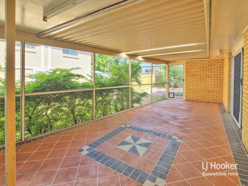 68 Mingera Street, Mansfield QLD 4122