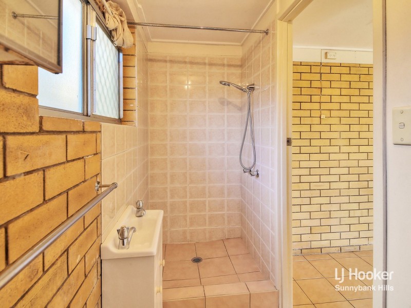 68 Mingera Street, Mansfield QLD 4122