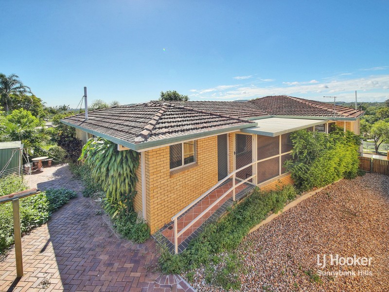 68 Mingera Street, Mansfield QLD 4122