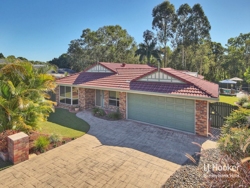 8 Silverdell Crescent, Parkinson QLD 4115