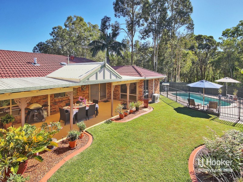 8 Silverdell Crescent, Parkinson QLD 4115