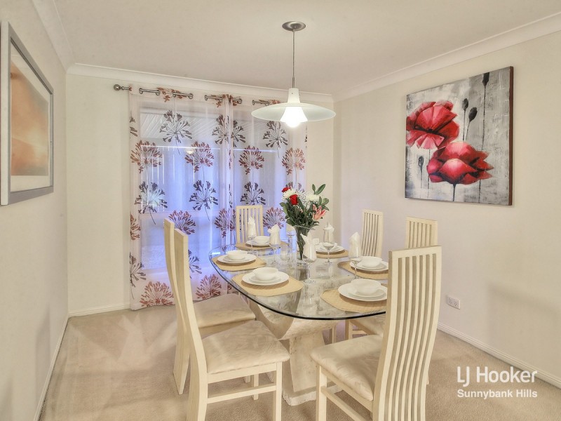 8 Silverdell Crescent, Parkinson QLD 4115