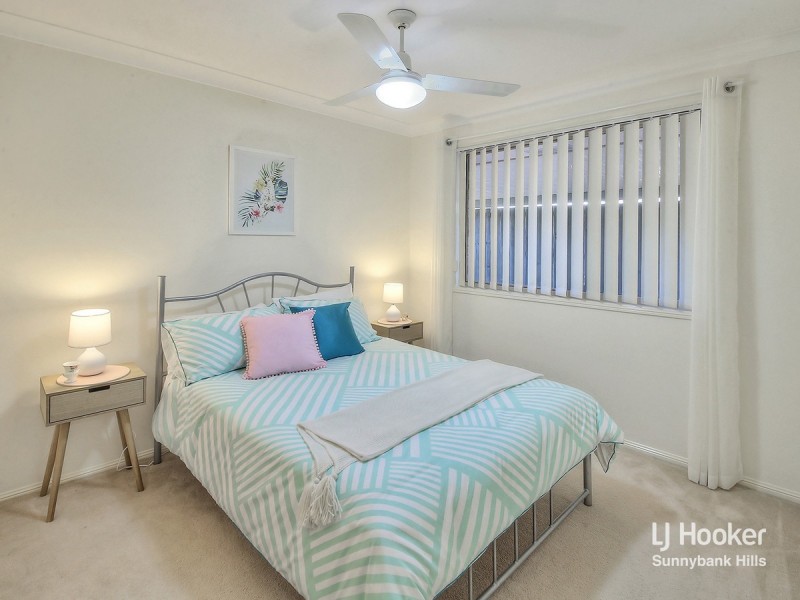 8 Silverdell Crescent, Parkinson QLD 4115