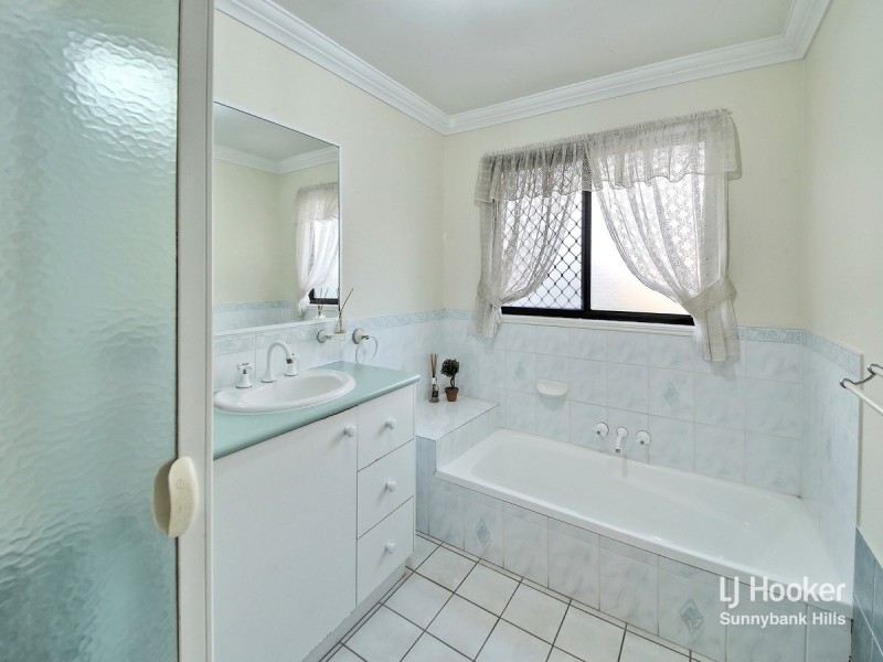 15 Curzon Place, Sunnybank Hills QLD 4109