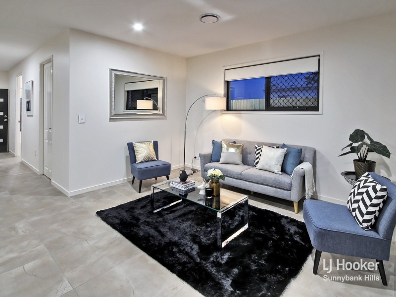 10 Sunshine Place, Eight Mile Plains QLD 4113